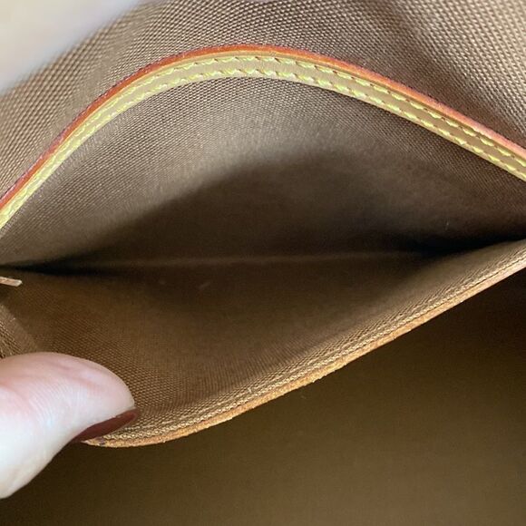 Authentic Louis Vuitton Alma Monogram Satchel Handbag - FL1001 - Picture 14 of 16